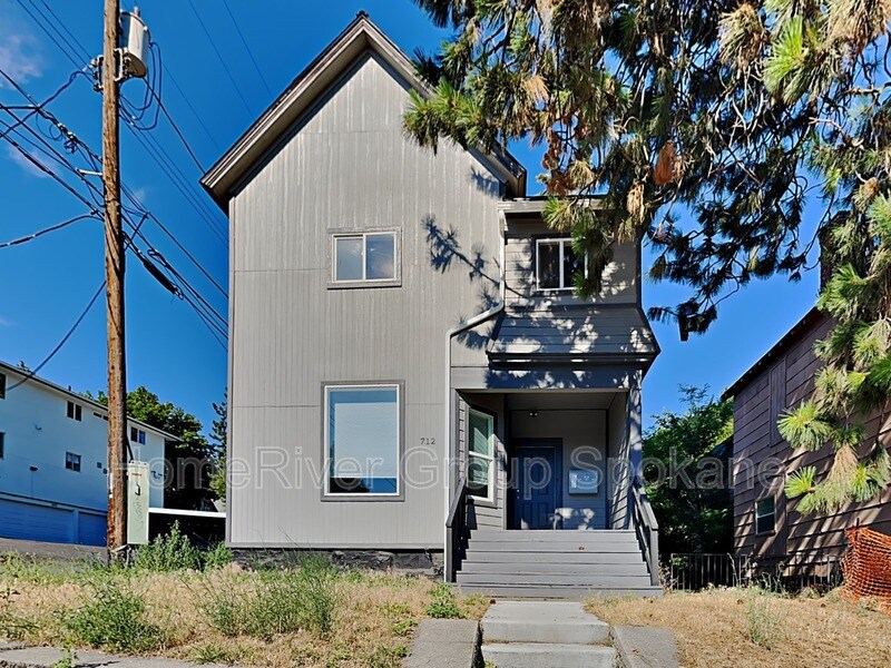 Building Photo - 712 S Maple St
