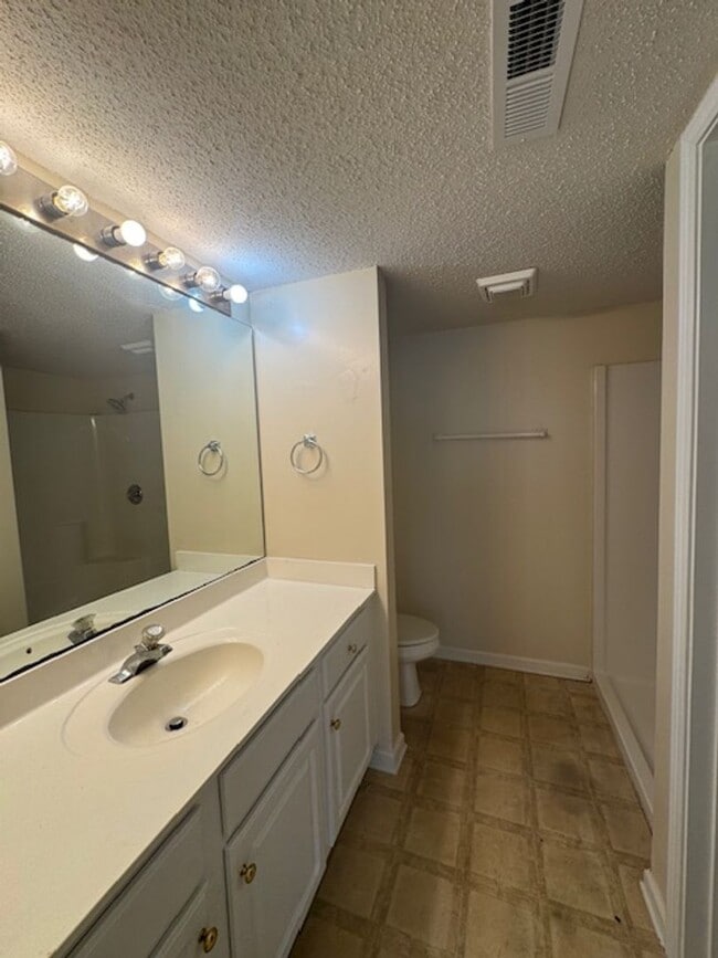 Building Photo - Holton Place - McClelland Dr.