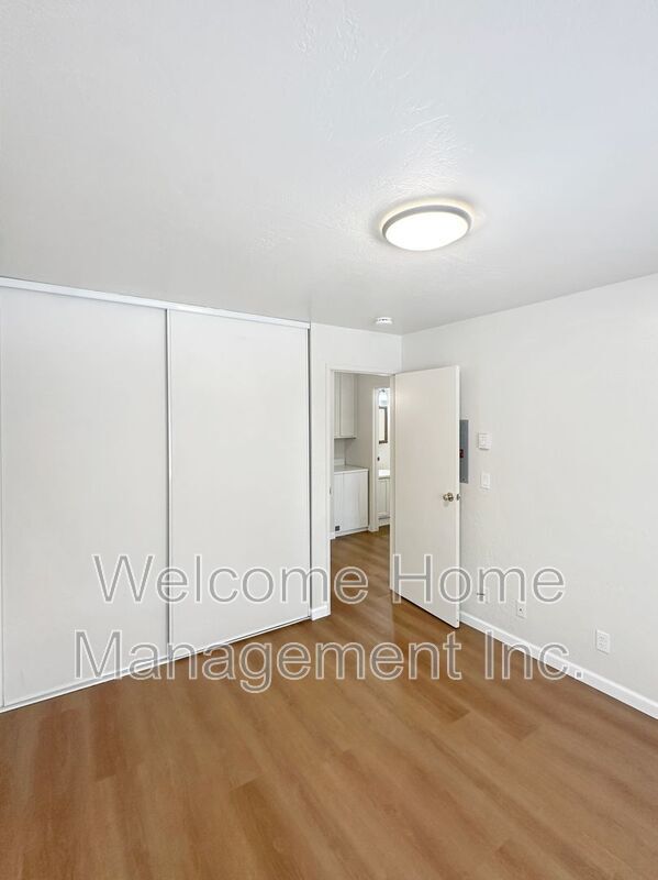 Building Photo - 15640 Usher St