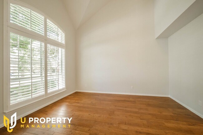 Building Photo - Dont Miss this pretty home in Plano!