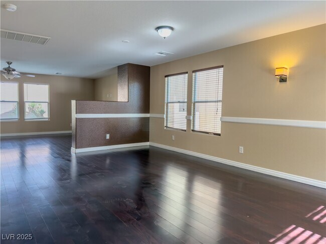 Primary Photo - 3384 Jasmine Vine Ct