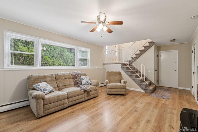 Building Photo - 118 Standish Dr