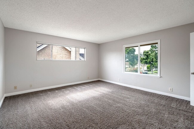 Building Photo - CERRITOS -BEAUTIFUL 5BR HOME FOR LEASE $4600