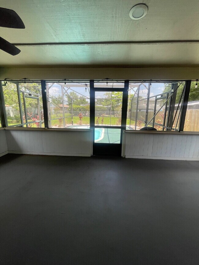 Building Photo - 3/2 Pool Home in St. Cloud, Florida