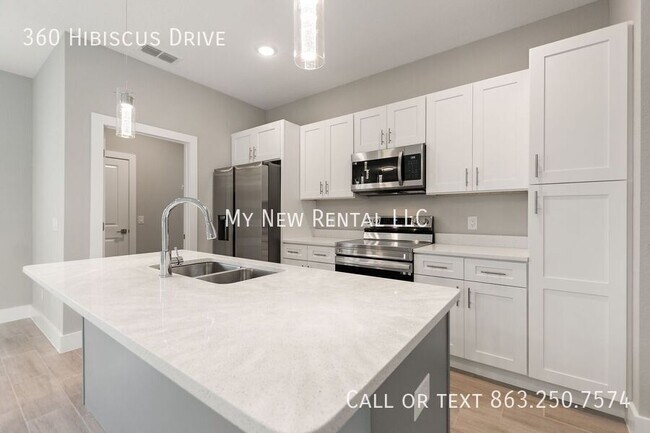 Building Photo - 360 Hibiscus Dr