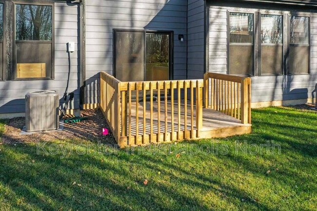 Building Photo - 9738 Behner Dr