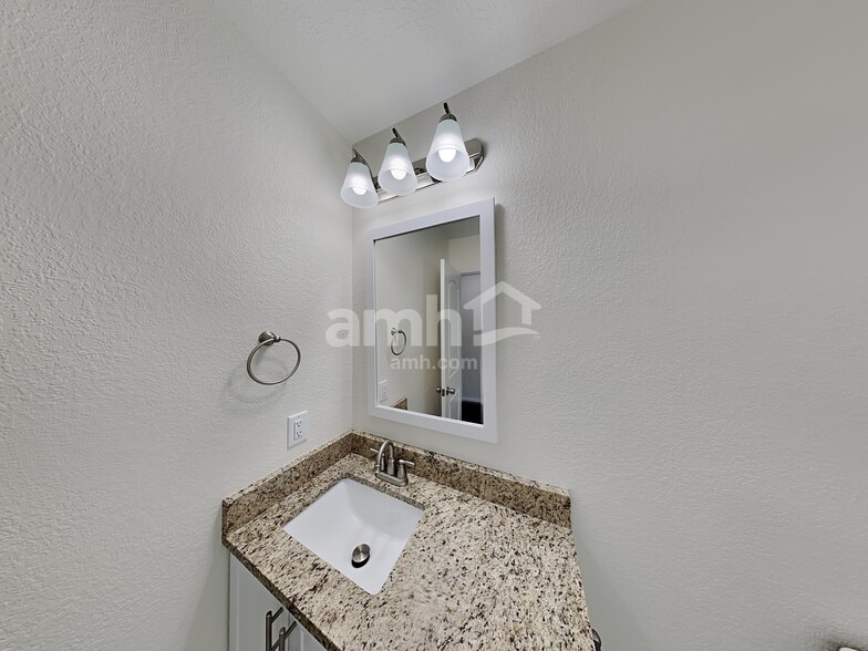 Building Photo - 18735 Westgate Park Dr