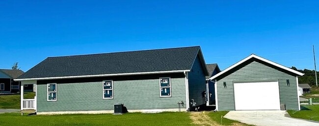 Building Photo - NEWLY BUILT CHARMING 3 BEDROOM HOME NEAR TOWN