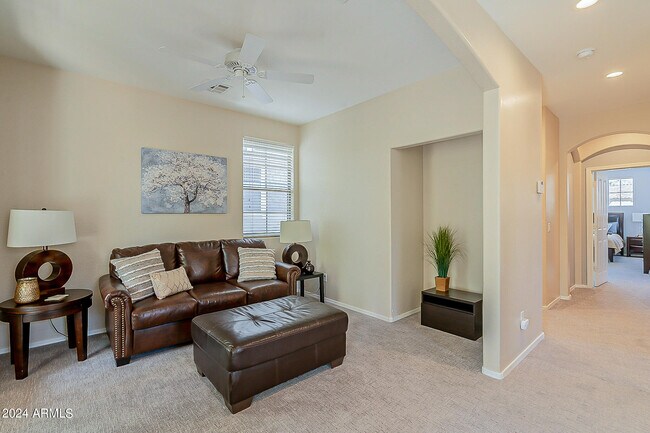 Building Photo - 21124 W Prospector Way