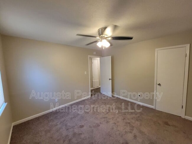 Building Photo - 155 Stoneybrooks Pl