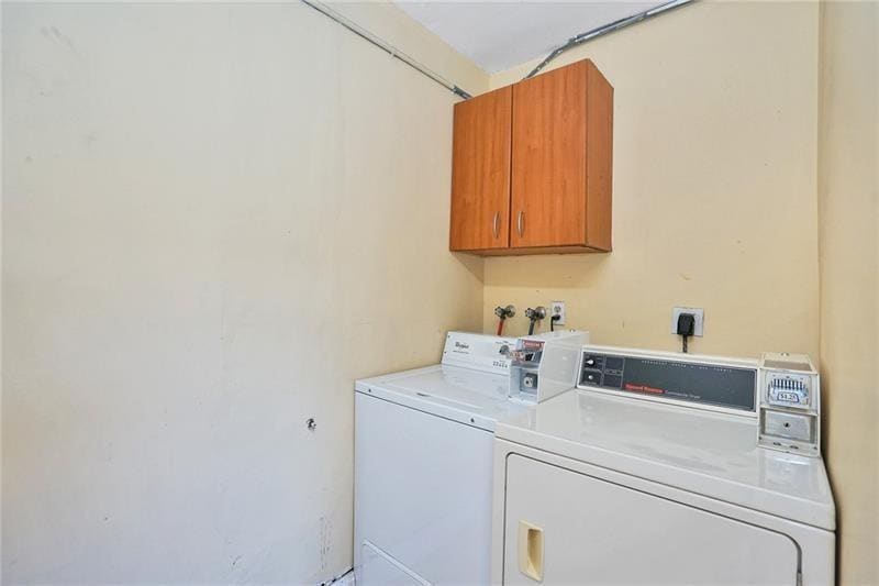 Building Photo - 1424 Holly Heights Dr