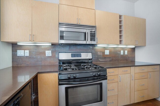 Building Photo - 3936 Silver Ave SE