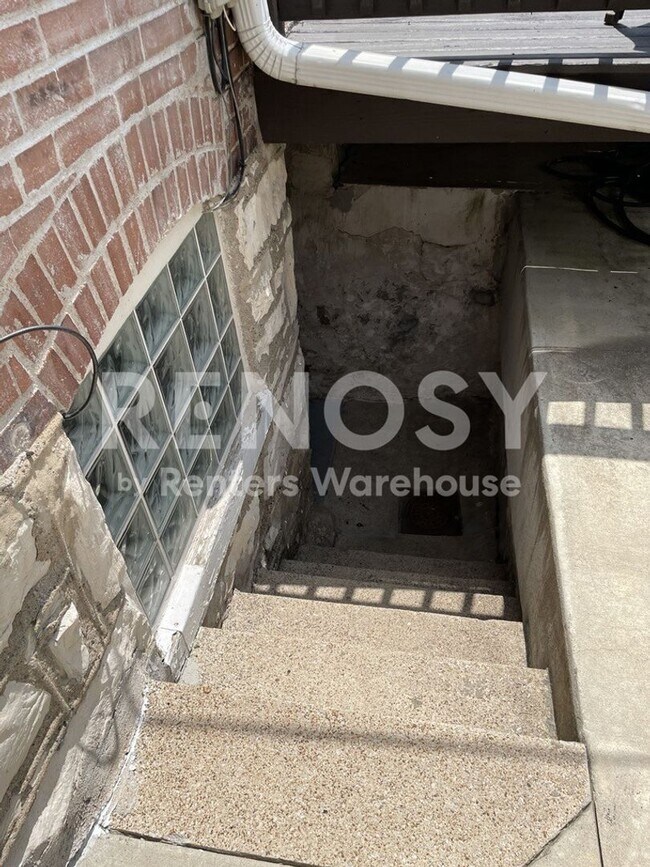 Building Photo - 520 Fassen St