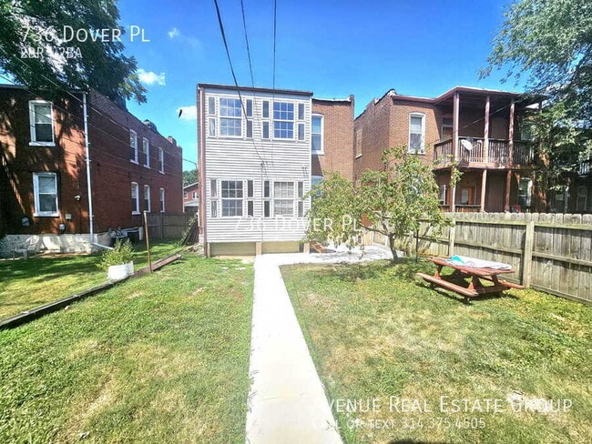 Building Photo - 736 Dover Pl
