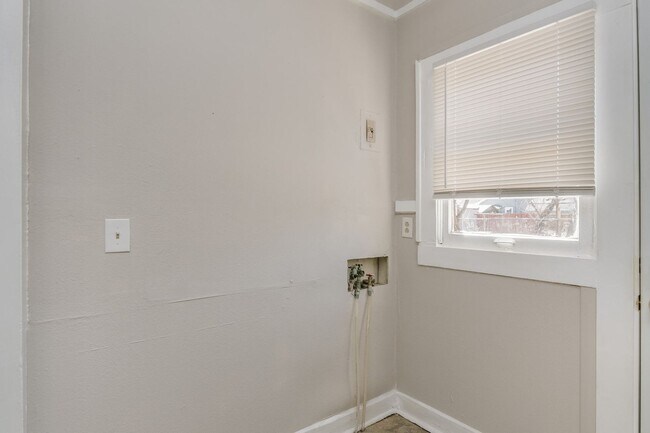 Building Photo - 1508 S Hayden St