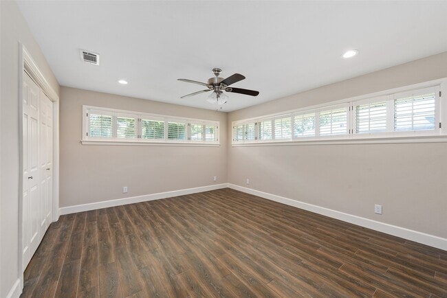 Building Photo - 3830 Linkwood Dr