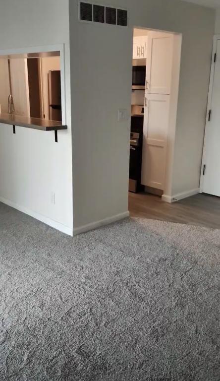 Building Photo - 3207 W Willow Knolls Dr