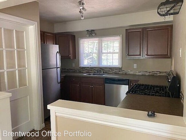 Building Photo - 3 br, 1 bath Apartment - 1302 W Hays St