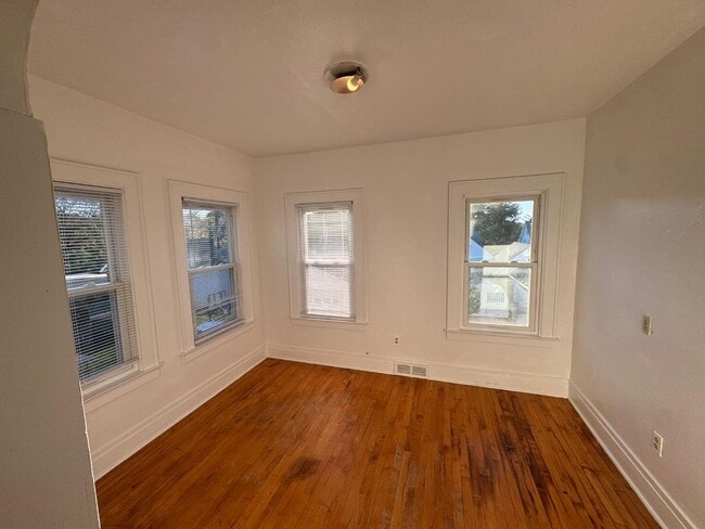 Building Photo - 258 Hickok Ave