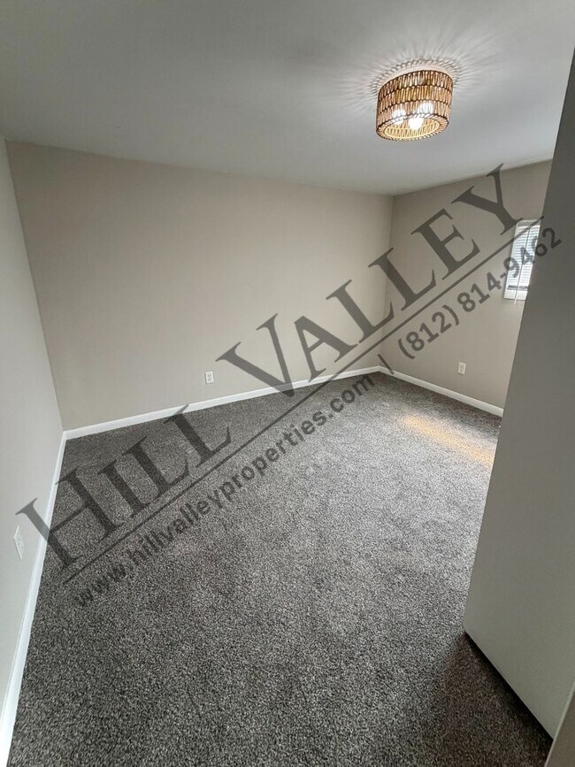 Building Photo - Two Bedroom Home - South