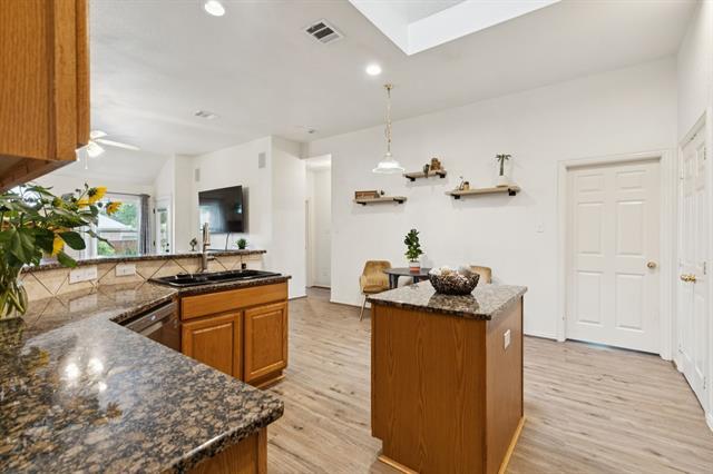 Building Photo - 3505 Summer Dr
