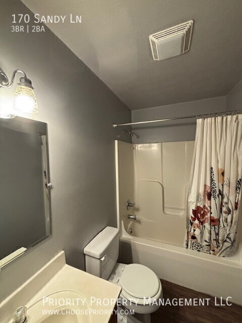 Building Photo - 170 Sandy Ln