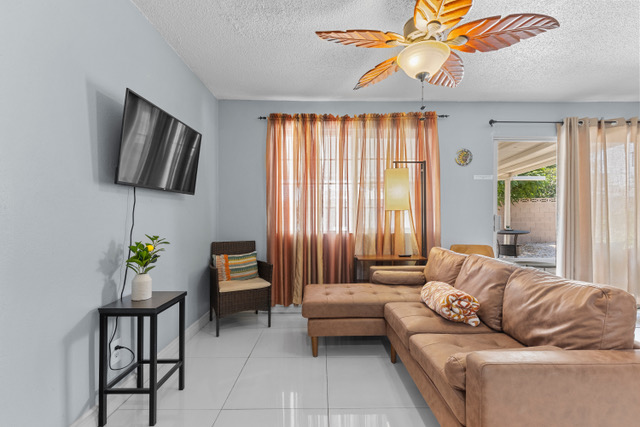 Building Photo - 5333 Longridge Ave