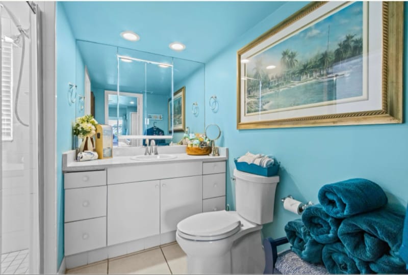 Building Photo - 715 S Ocean Dr