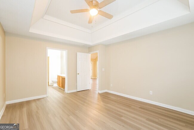 Building Photo - 3482 Creekview Dr
