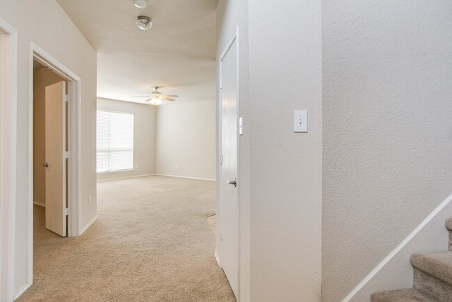 Building Photo - 5824 Melanie Ct