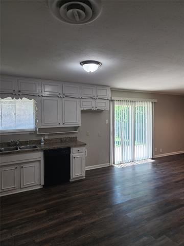 Building Photo - 4405 Wedgmont Cir S