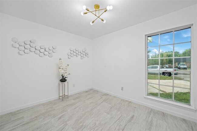 Building Photo - 12007 Sharpcrest St