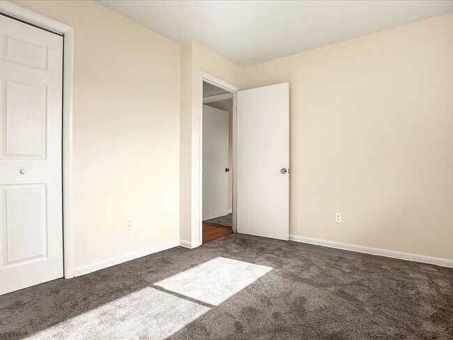 Building Photo - 6700 Cipriano Rd