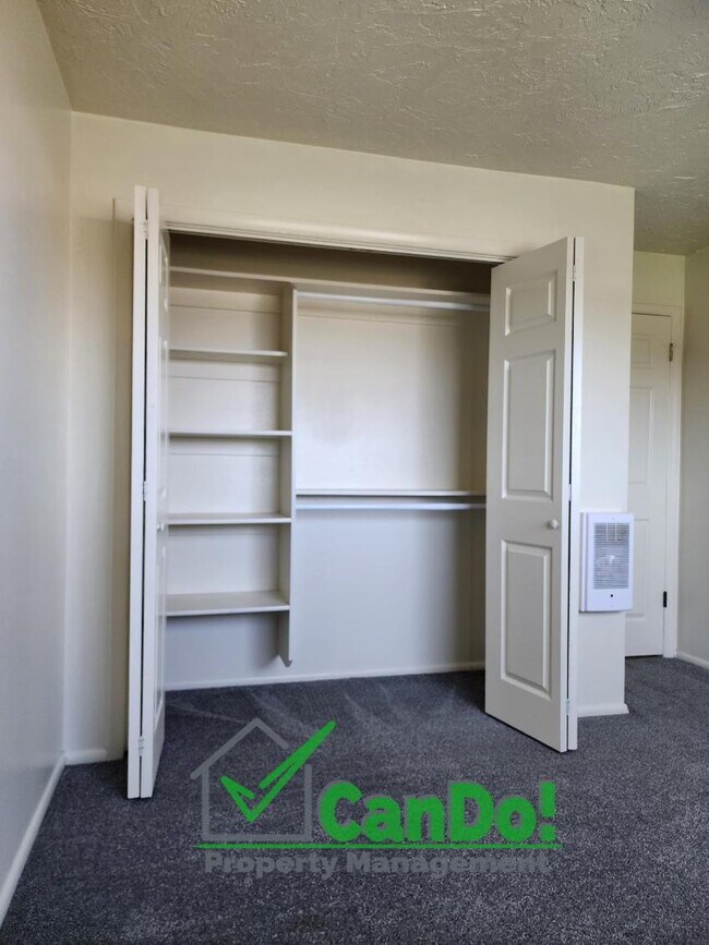 Building Photo - 2 Bedroom/ 1 Bathroom Apartment in Blackfoot Available July 1