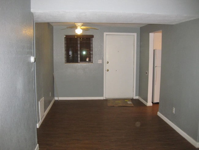 Building Photo - 831 Meade St