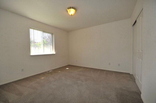 Building Photo - Broadmoore Community, 4 bed 2.5 bath