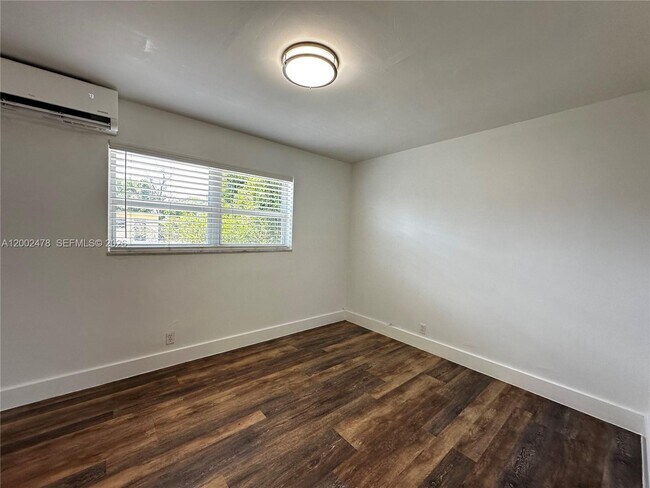 Building Photo - 2321 Madison St