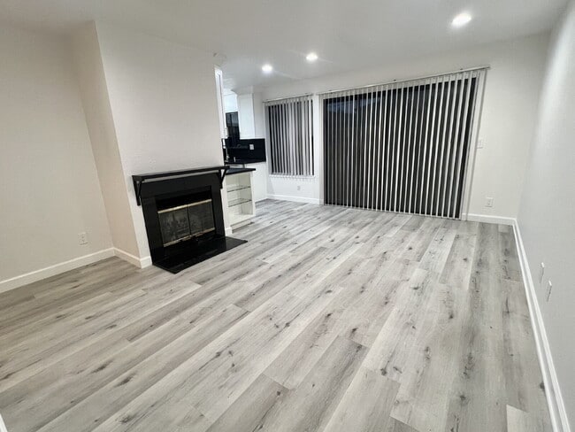 Building Photo - Remodeled 2 Bedroom home San Jose Home in great location