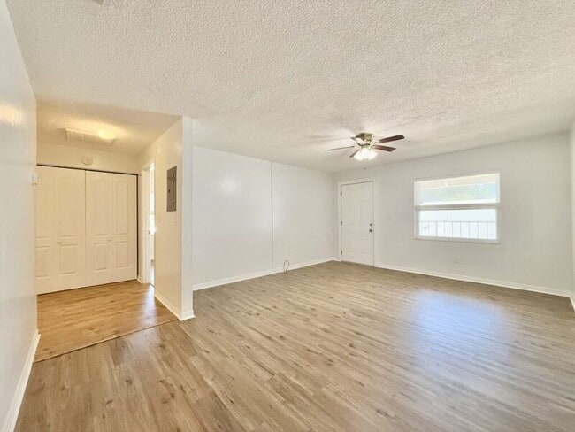Building Photo - 6420 S Adelia Ave