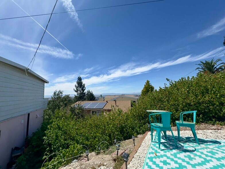 Building Photo - 6559 Simson St