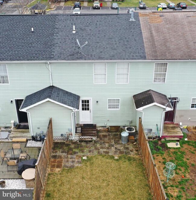 Building Photo - 311 Willowbrook Ct