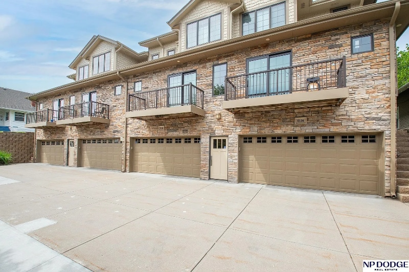 Building Photo - 5138 Dodge St