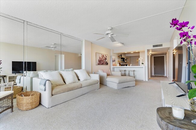 Building Photo - 13 Royal Palm Way
