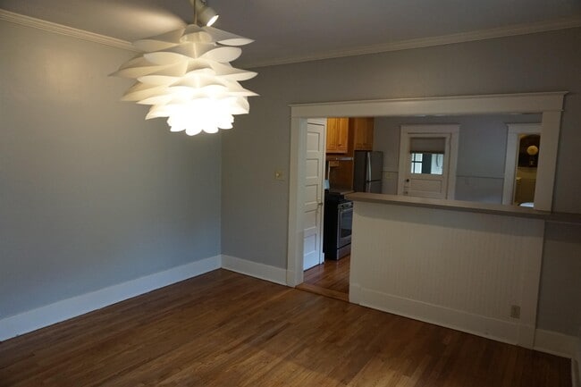 Building Photo - 2086 Lee Pl