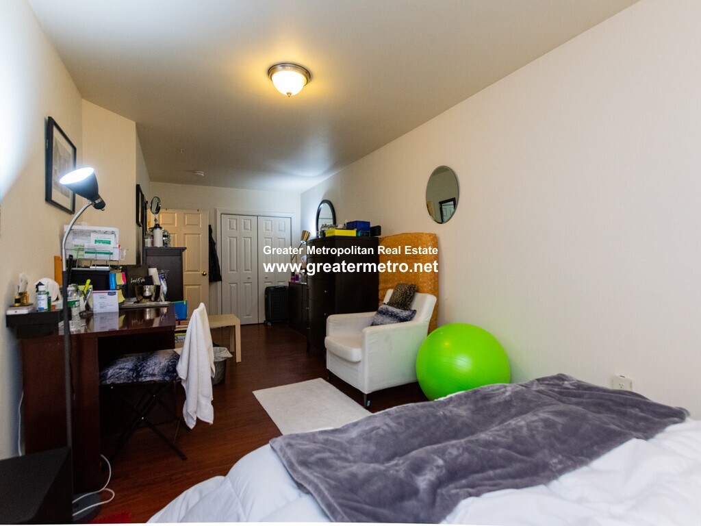 Building Photo - 41 Chelsea St