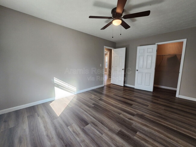 Building Photo - 24 Paige St