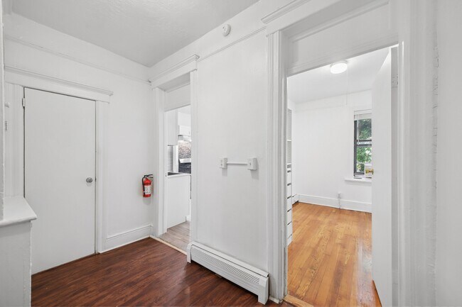 Building Photo - 122A Baldwin Ave