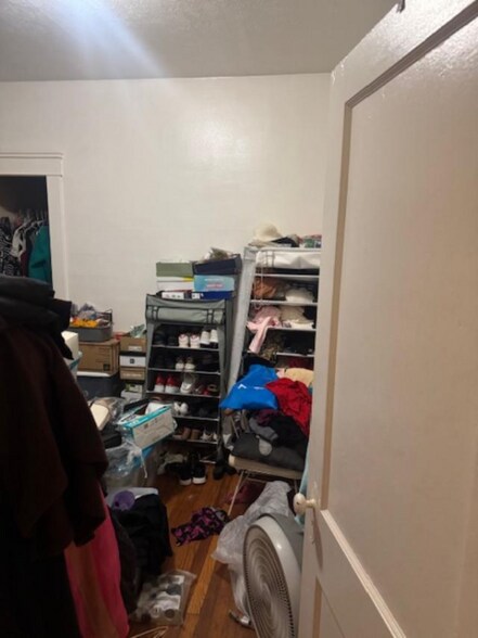 Building Photo - 3266 E 123rd St