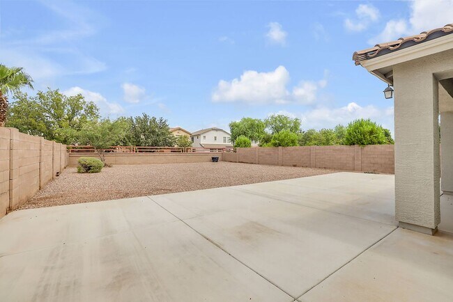 Building Photo - Queen Creek beauty!