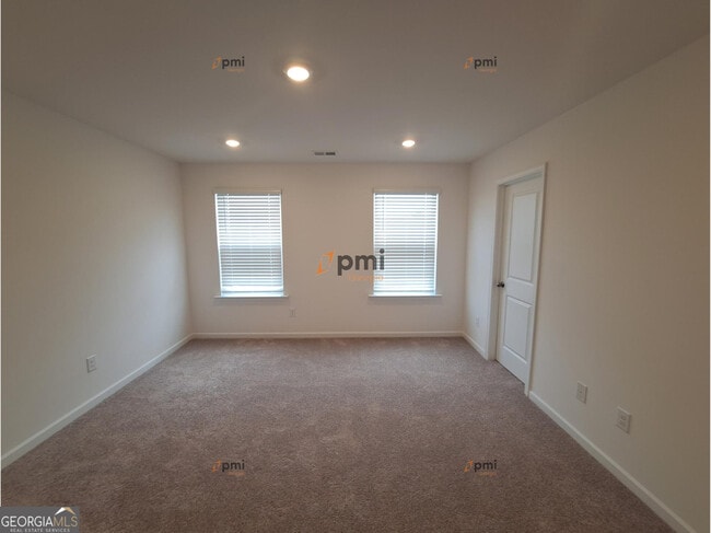 Building Photo - 285 Kenoot Dr